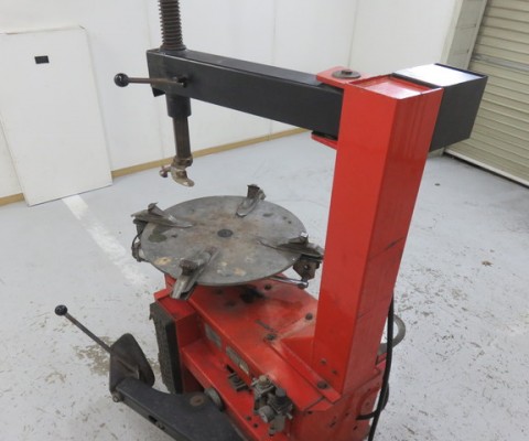 CORNO CAR TYRE CHANGER