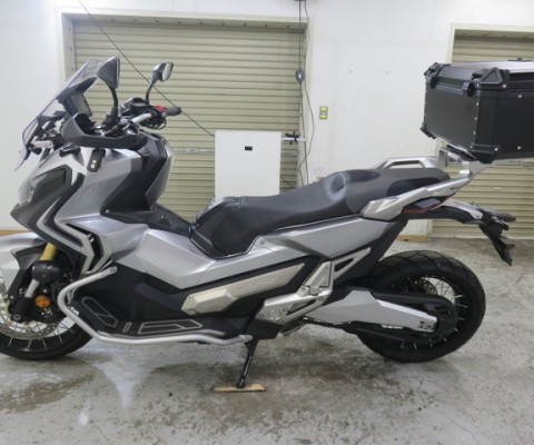 X-ADV750